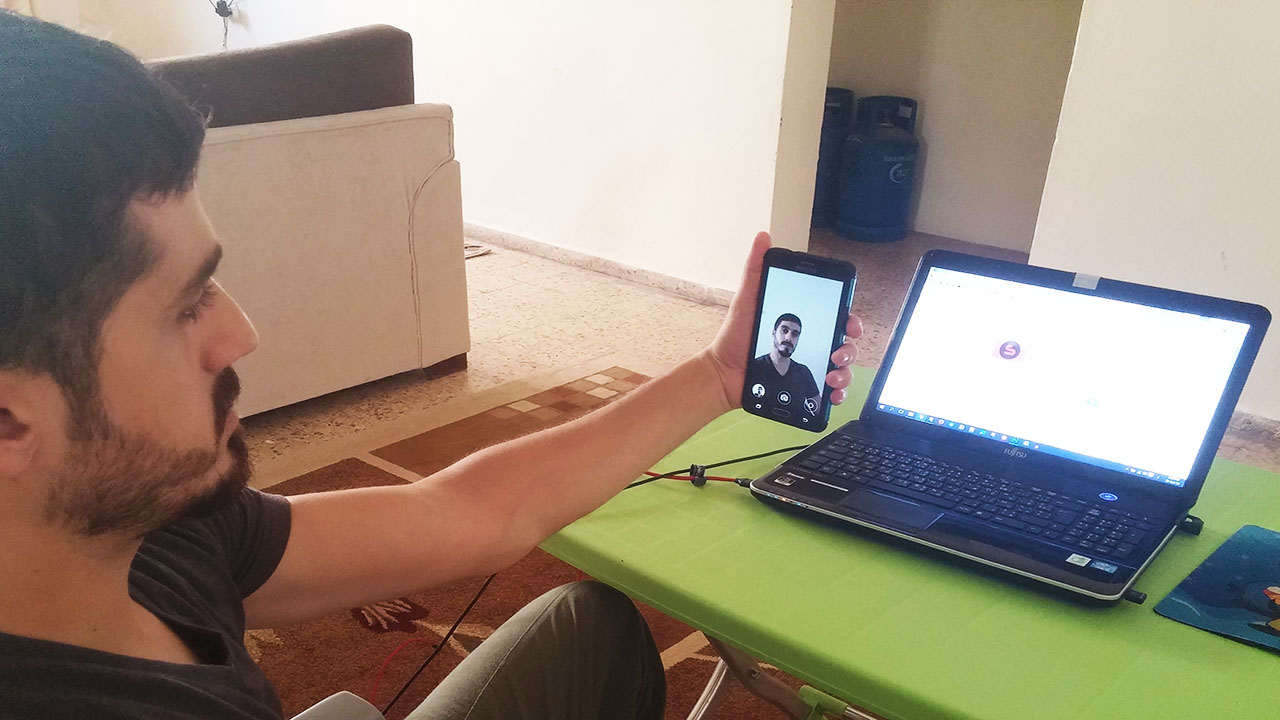 تطبيق Snapi لالتقاط صور سيلفي بدون ان تلمس الهاتف فقط بتحريك يدك | بحرية درويد